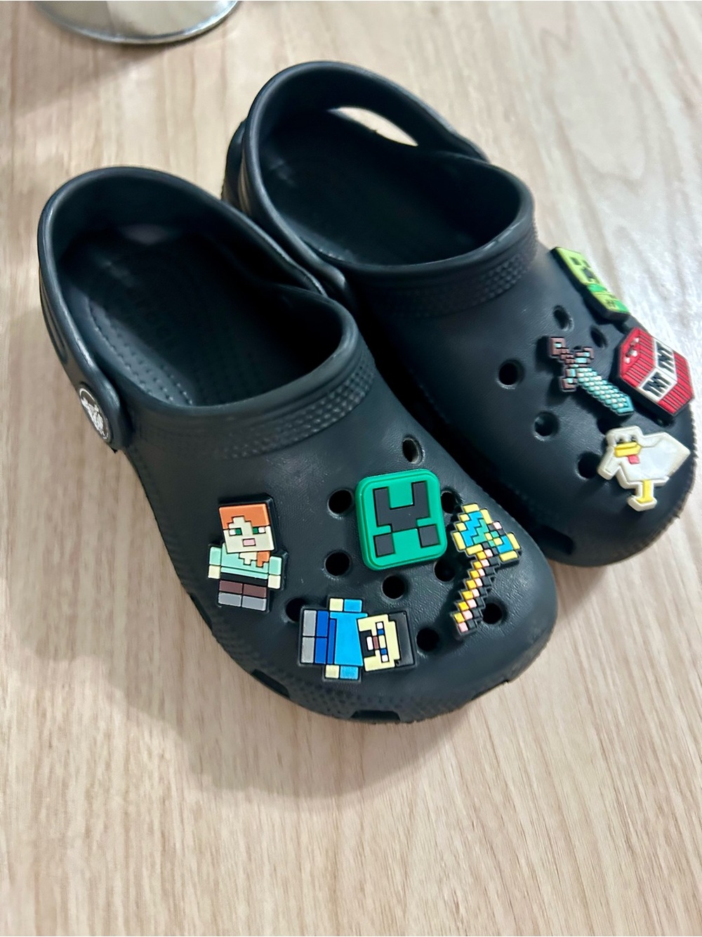 CROCS Kids Black Clogs with Minecraft Jibbitz Charms little kids 10 - Picture 3 of 8